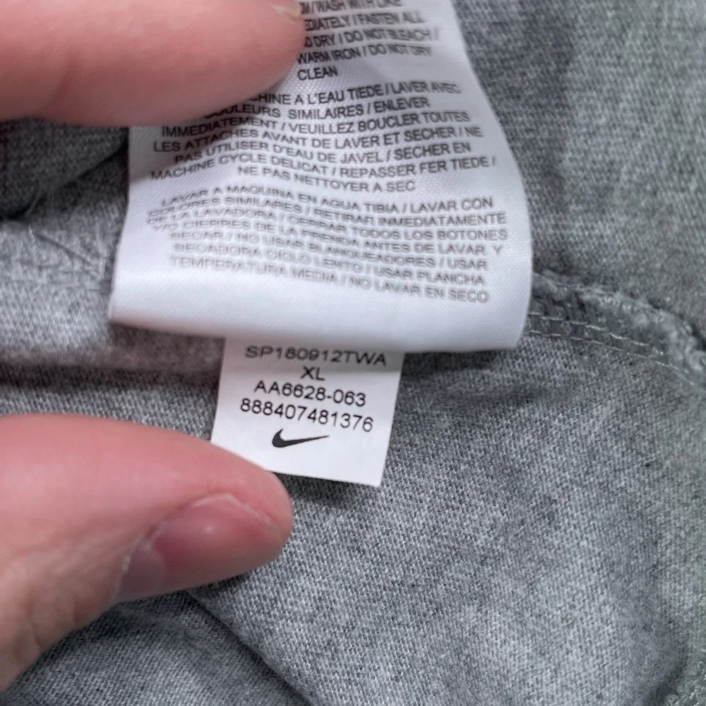Nike Hoodie Youth‎ Boys XL Grey Sportswear Full Zip Swoosh Logo Sweatshirt Kids